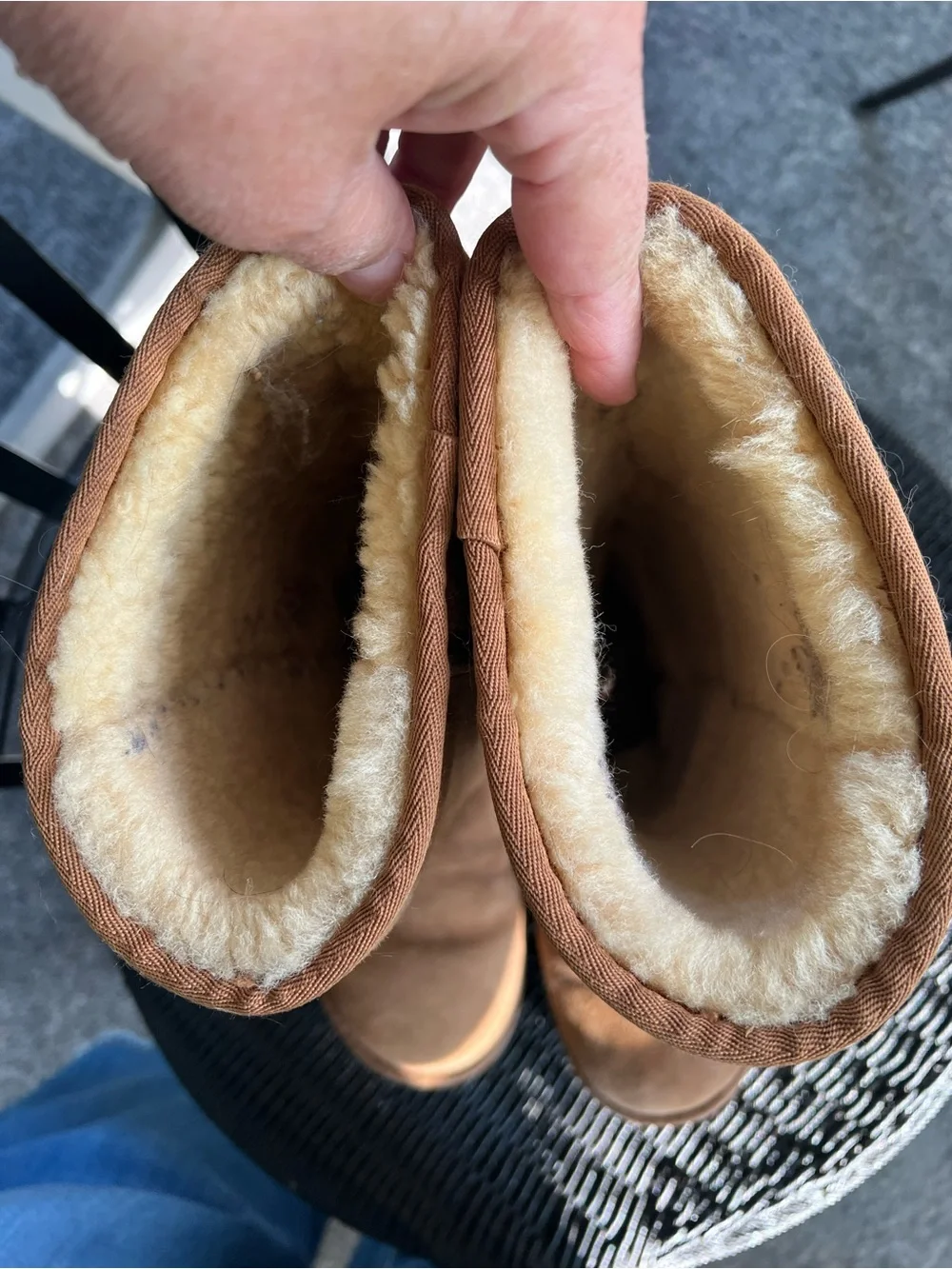 UGG classic tall boots in sz 8 in classic chestnut color suede.
